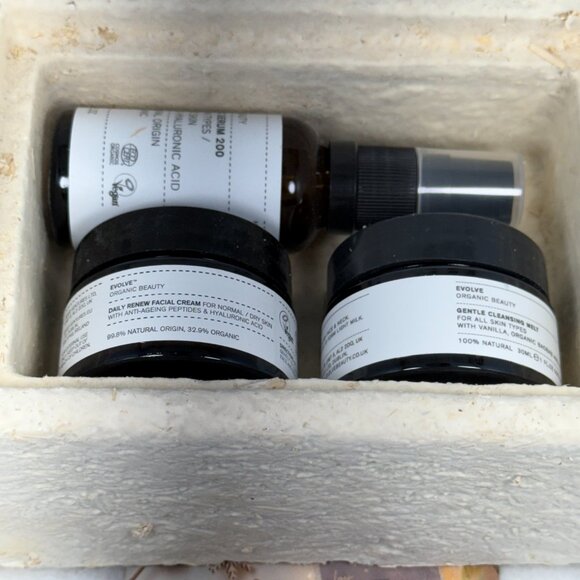 Evolve Organic Beauty - Hydration Heaven Natural Skincare Kit | Small-Batch - Picture 2 of 2